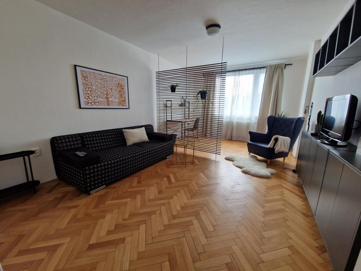 Pelclova Apartment Ostrava Exterior foto